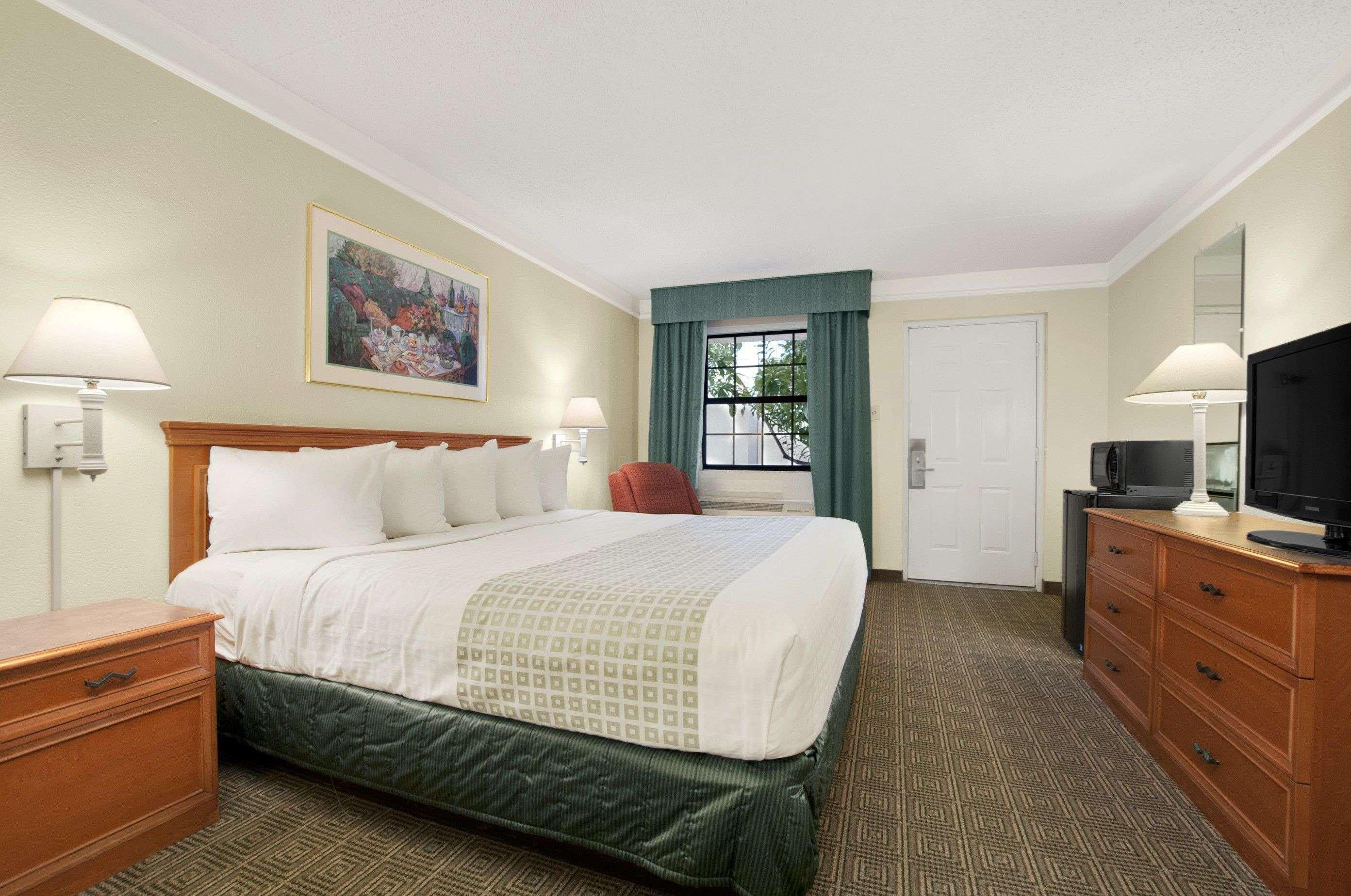 Motel Baymont By Wyndham Longview Esterno foto